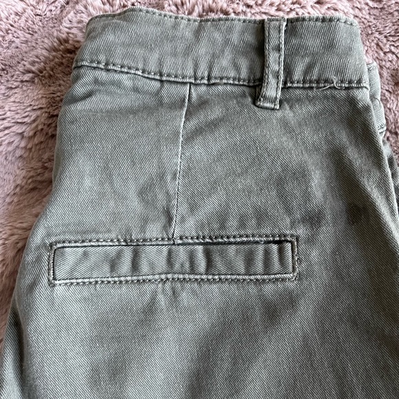 NWOT H&M Women’s Casual Green Pants. Sz: 2 - Picture 6 of 8